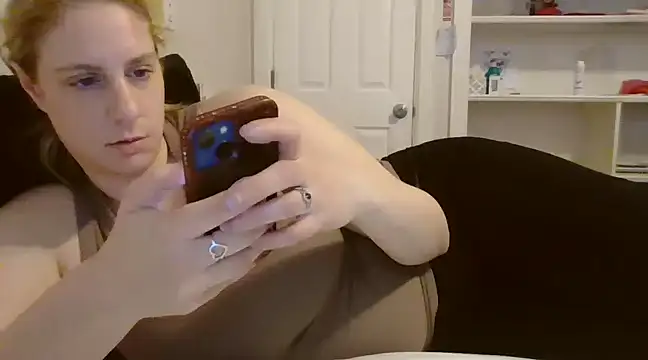 MsLG12301 online show from March 2025 03:48:02 PM