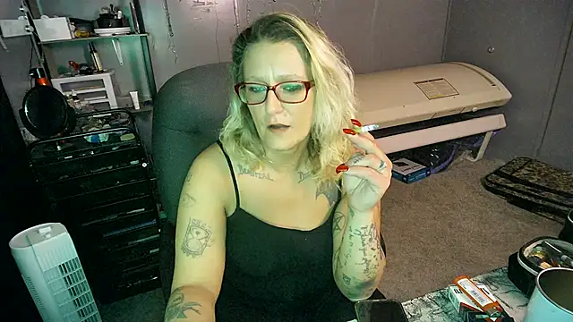 Lisalovely6981 online show from February 2025 09:18:01 AM