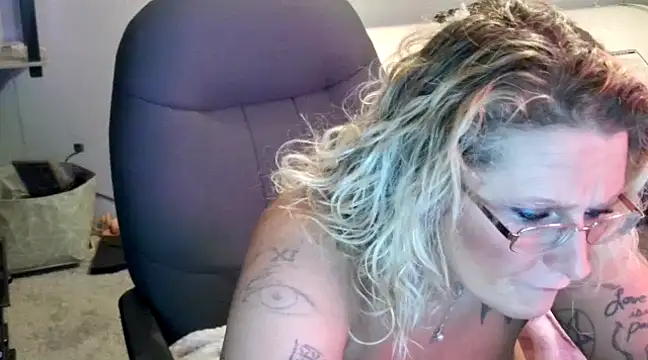 Lisalovely6981 online show from January 2025 12:27:02 PM