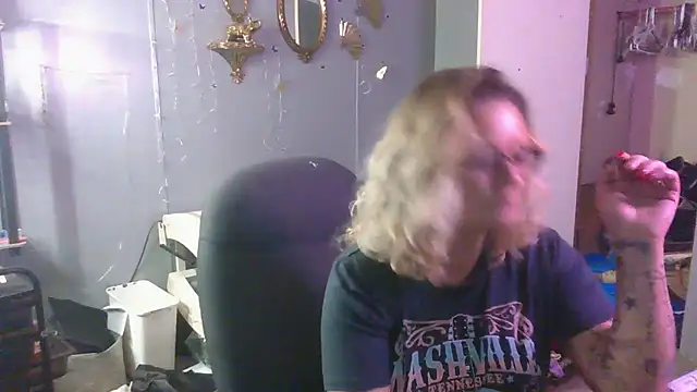 Lisalovely6981 online show from March 2025 04:22:01 PM