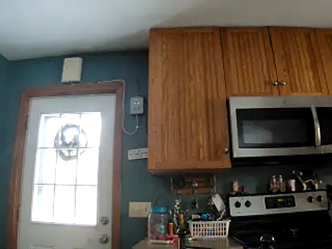 Snapshot of Seymour93 chatting on February 2025 08:10:01 PM Seymour93 online show from February 2025 08:10:01 PM