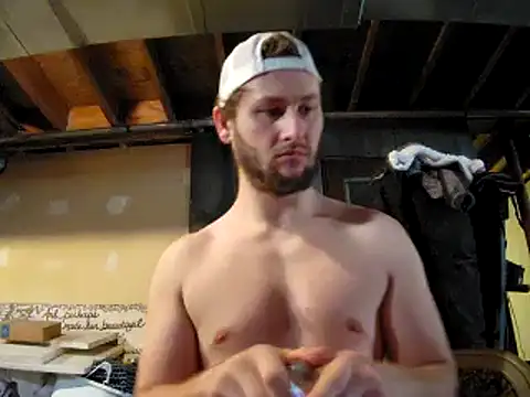 Snapshot of Seymour93 chatting on January 2025 01:58:01 PM Seymour93 online show from January 2025 01:58:01 PM