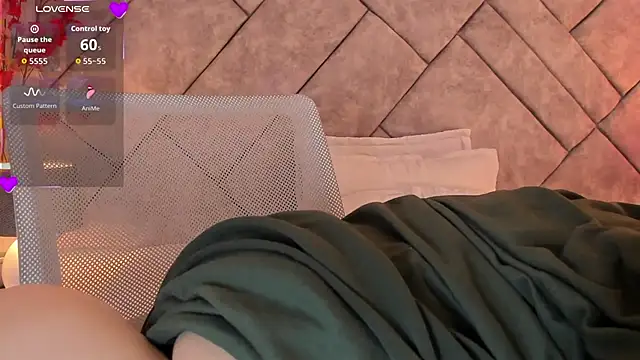 anna-henao online show from November 2025 07:06:01 PM