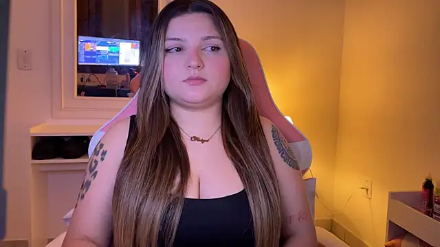 Snapshot of SweetPaige_ chatting on September 2025 02:12:01 AM SweetPaige online show from September 2025 02:12:01 AM
