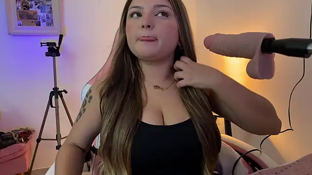 Snapshot of SweetPaige_ chatting on February 2026 08:09:01 PM SweetPaige online show from February 2026 08:09:01 PM