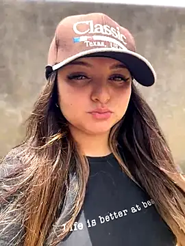 SweetPaige  online show from November 2025 03:27:02 PM