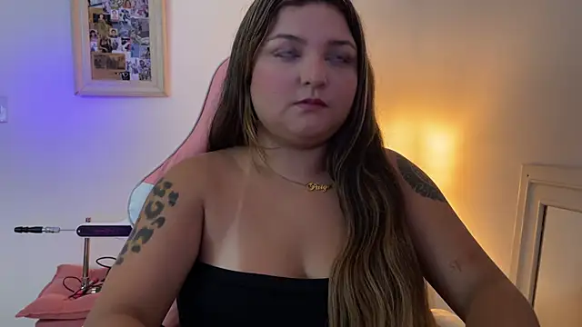 Snapshot of SweetPaige_ chatting on January 2026 04:44:01 PM SweetPaige online show from January 2026 04:44:01 PM