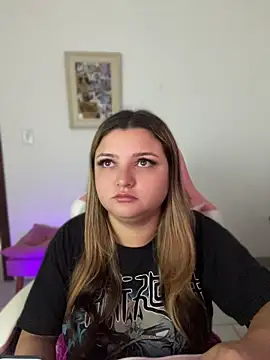 Snapshot of SweetPaige_ chatting on April 2026 11:57:01 AM SweetPaige online show from April 2026 11:57:01 AM