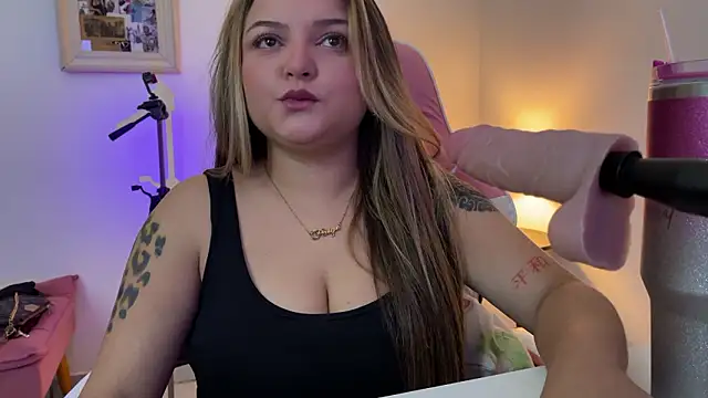 Snapshot of SweetPaige_ chatting on March 2026 12:32:02 PM SweetPaige online show from March 2026 12:32:02 PM