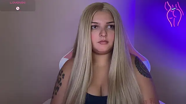 Snapshot of SweetPaige_ chatting on February 2025 09:16:01 PM SweetPaige online show from February 2025 09:16:01 PM