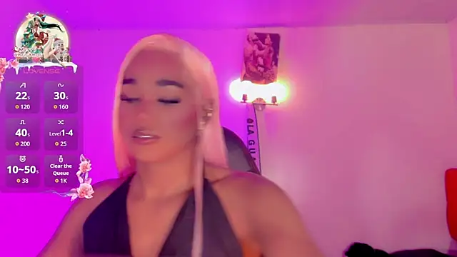 naomy  xx online show from December 2025 10:37:02 PM