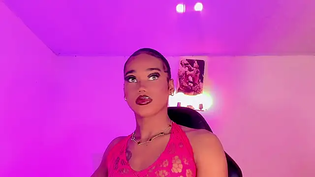 naomy  xx online show from November 2025 02:53:01 PM