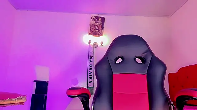 naomy  xx online show from November 2025 11:26:01 AM