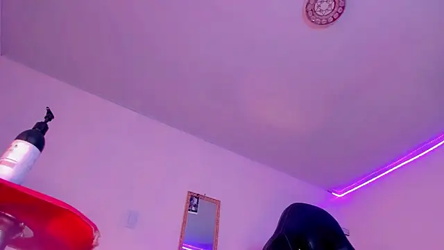 naomy  xx online show from March 2025 07:14:02 PM