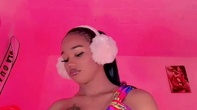 naomy  xx online show from October 2025 04:29:01 PM