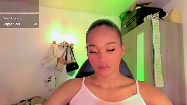naomy  xx online show from May 2026 03:45:02 AM