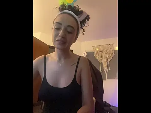 Snapshot of riiley chatting on May 2026 06:01:01 AM riiley online show from May 2026 06:01:01 AM