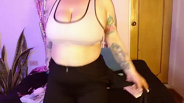 kittycatw online show from October 2025 05:32:02 PM