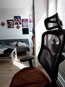 Snapshot of divine_eve chatting on April 2026 10:38:01 AM divine eve online show from April 2026 10:38:01 AM