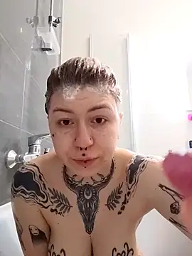 Snapshot of divine_eve chatting on March 2026 10:05:01 AM divine eve online show from March 2026 10:05:01 AM