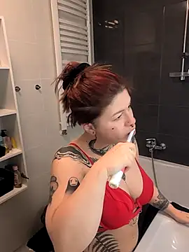 divine eve online show from November 2025 12:59:01 PM