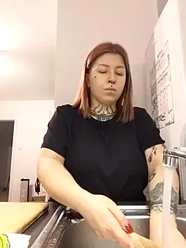 divine eve online show from November 2025 08:09:02 PM