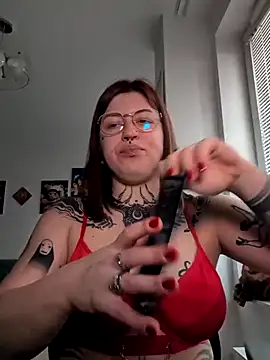 divine eve online show from November 2025 12:31:01 PM