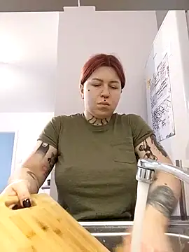 divine eve online show from December 2025 09:46:01 AM