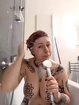 divine eve online show from December 2025 02:39:01 PM