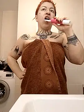 divine eve online show from October 2025 03:19:02 PM