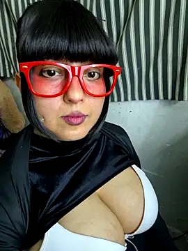 Derry Cooper online show from January 2026 01:43:02 AM