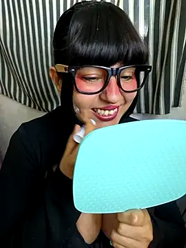 Snapshot of Derry_Cooper chatting on November 2025 04:41:02 PM Derry Cooper online show from November 2025 04:41:02 PM