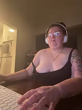 BBW2320 online show from March 2026 03:43:02 AM