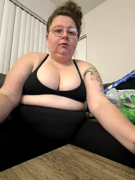 Snapshot of BBW2320 chatting on December 2025 04:58:02 AM BBW2320 online show from December 2025 04:58:02 AM