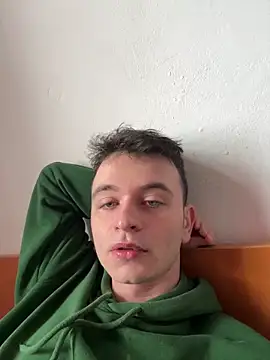 Kosty61  online show from February 2026 07:52:01 AM