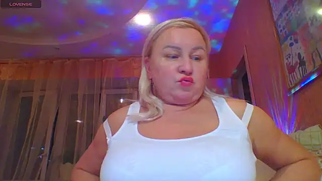 mira robinsonnn online show from October 2025 01:54:02 PM