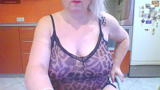 mira robinsonnn online show from February 2026 02:09:01 AM