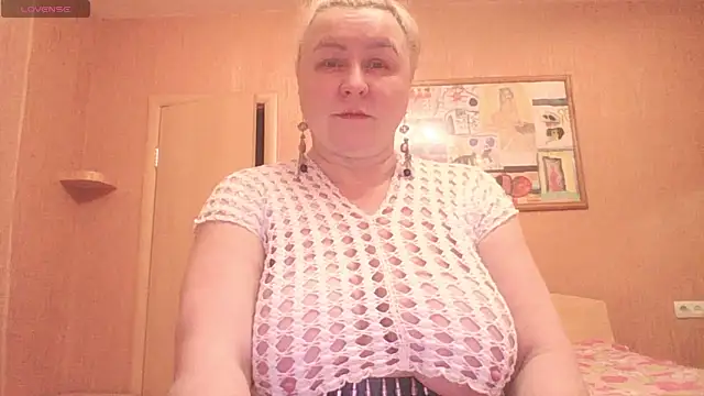 mira robinsonnn online show from March 2026 04:30:02 PM