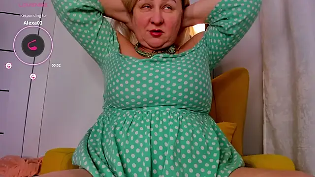 mira robinsonnn online show from February 2026 12:12:02 AM