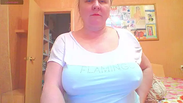 mira robinsonnn online show from February 2026 07:00:01 PM