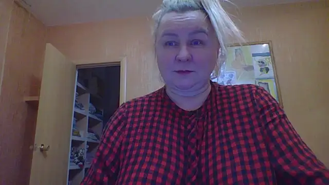 mira robinsonnn online show from February 2026 12:07:01 PM