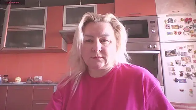 mira robinsonnn online show from April 2026 05:09:01 AM