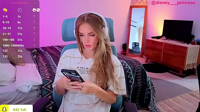 PrincessVS online show from November 2025 04:27:02 AM