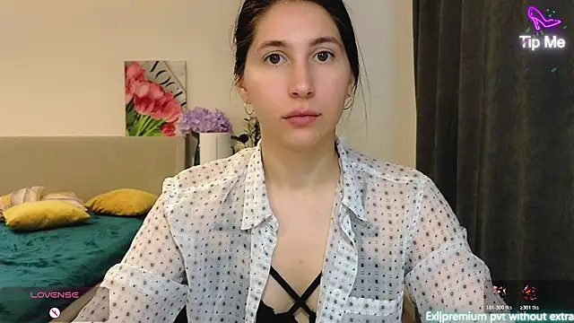 marrycolins online show from May 2026 03:02:01 AM
