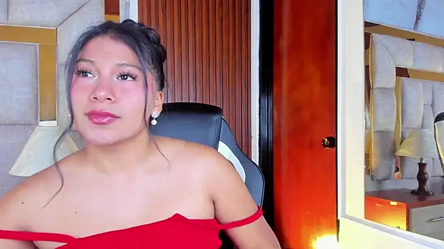 LinnaGardenia online show from January 2026 01:15:02 PM