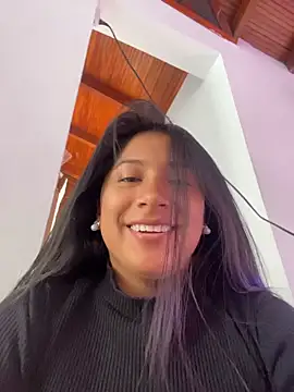 LinnaGardenia online show from April 2026 06:24:01 PM