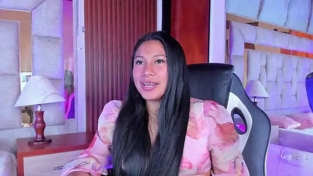 LinnaGardenia online show from January 2026 01:29:02 PM