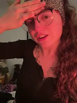 Snapshot of _foxygirl_ chatting on December 2024 09:29:02 PM  foxygirl  online show from December 2024 09:29:02 PM