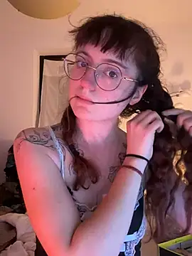 Snapshot of _foxygirl_ chatting on March 2025 09:26:02 PM  foxygirl  online show from March 2025 09:26:02 PM