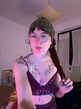 Snapshot of _foxygirl_ chatting on March 2025 10:53:02 PM  foxygirl  online show from March 2025 10:53:02 PM